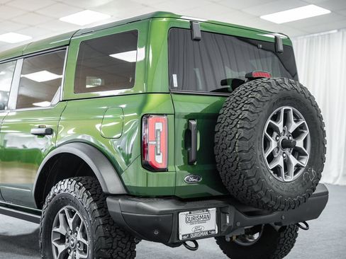 Used 2025 Ford Bronco Badlands image 6