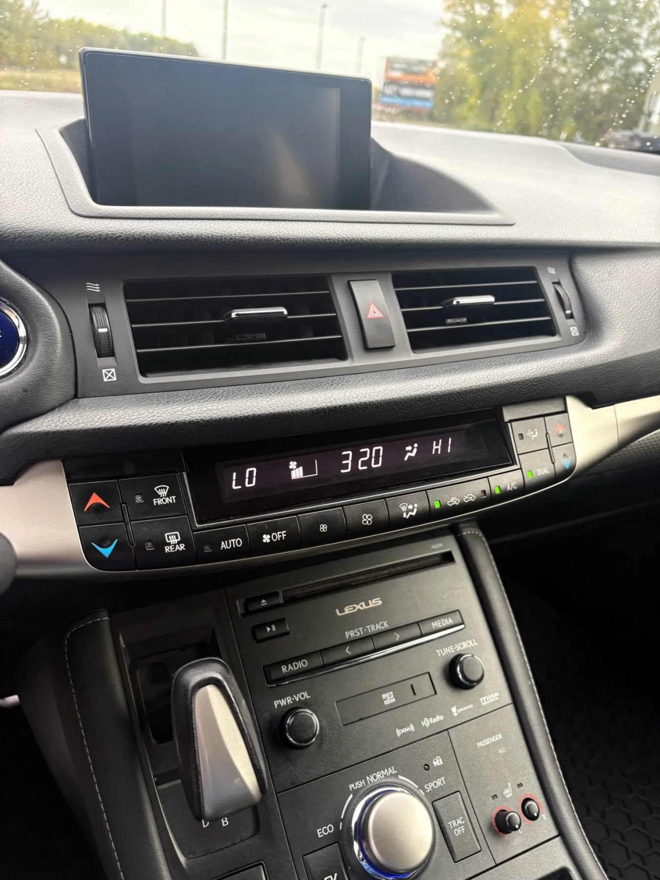 Used 2014 Lexus CT 200h w/ F Sport w/Nuluxe Interior FWD image 18