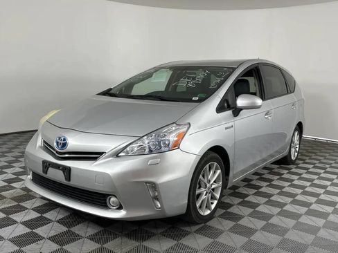 Used 2013 Toyota Prius V Five FWD image 2
