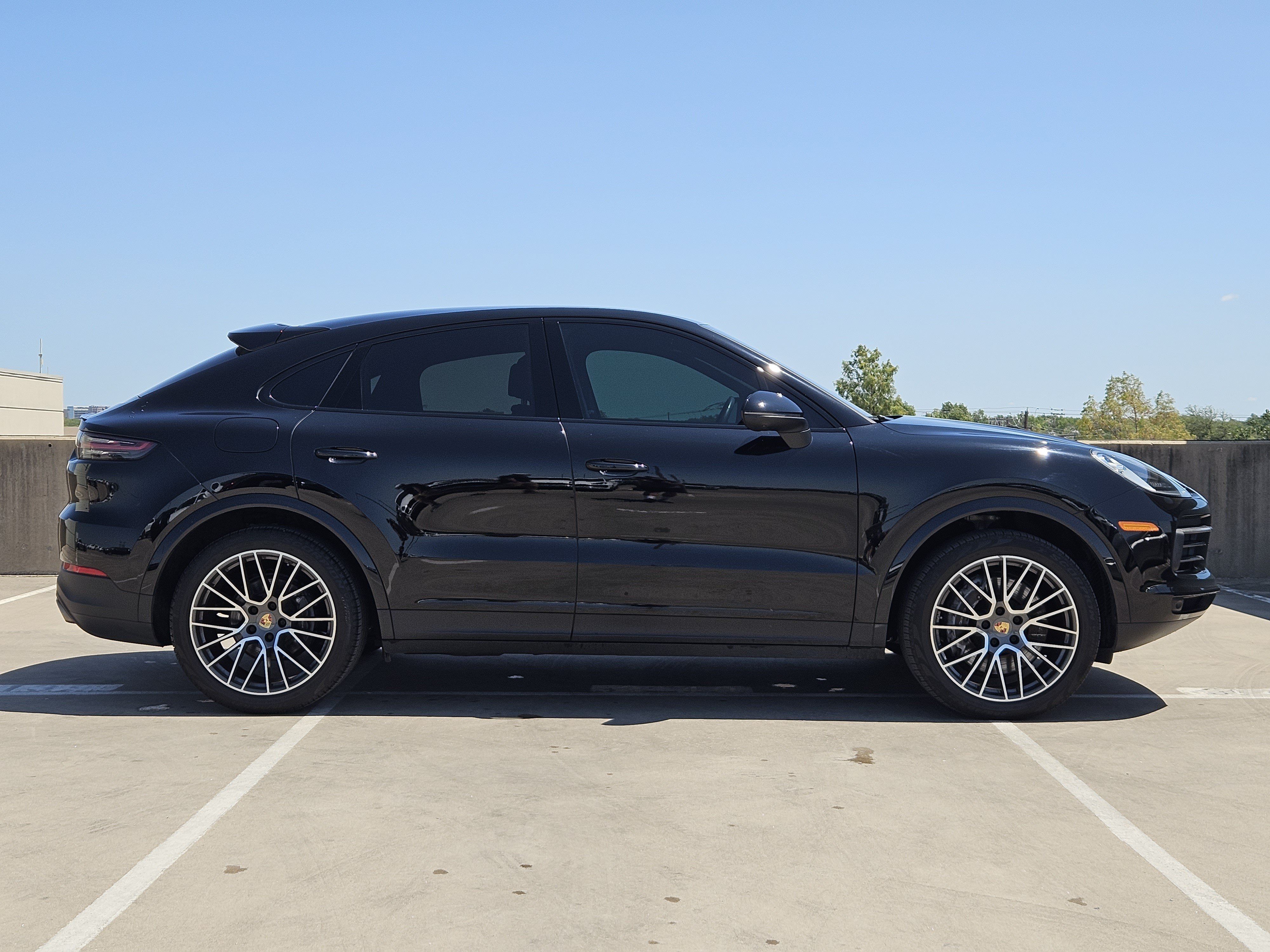 Certified 2023 Porsche Cayenne Coupe AWD/4WD image 9