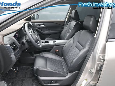 Used 2023 Nissan Rogue Platinum w/ Platinum Premium Package FWD image 14
