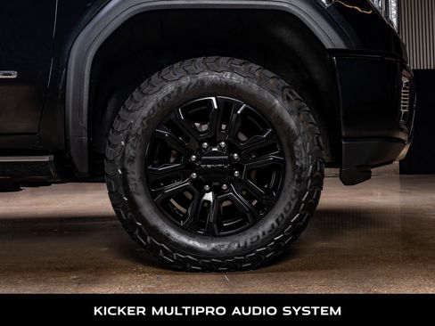 Used 2023 GMC Sierra 2500 Denali w/ Denali Black Diamond Edition AWD/4WD image 11