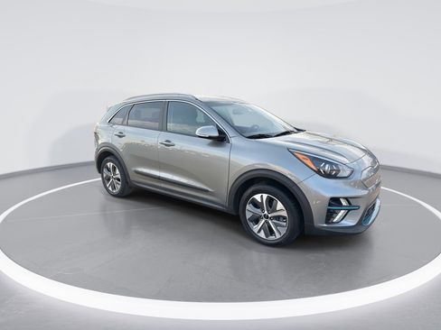 Used 2022 Kia Niro EX w/ Cold Weather Package image 2