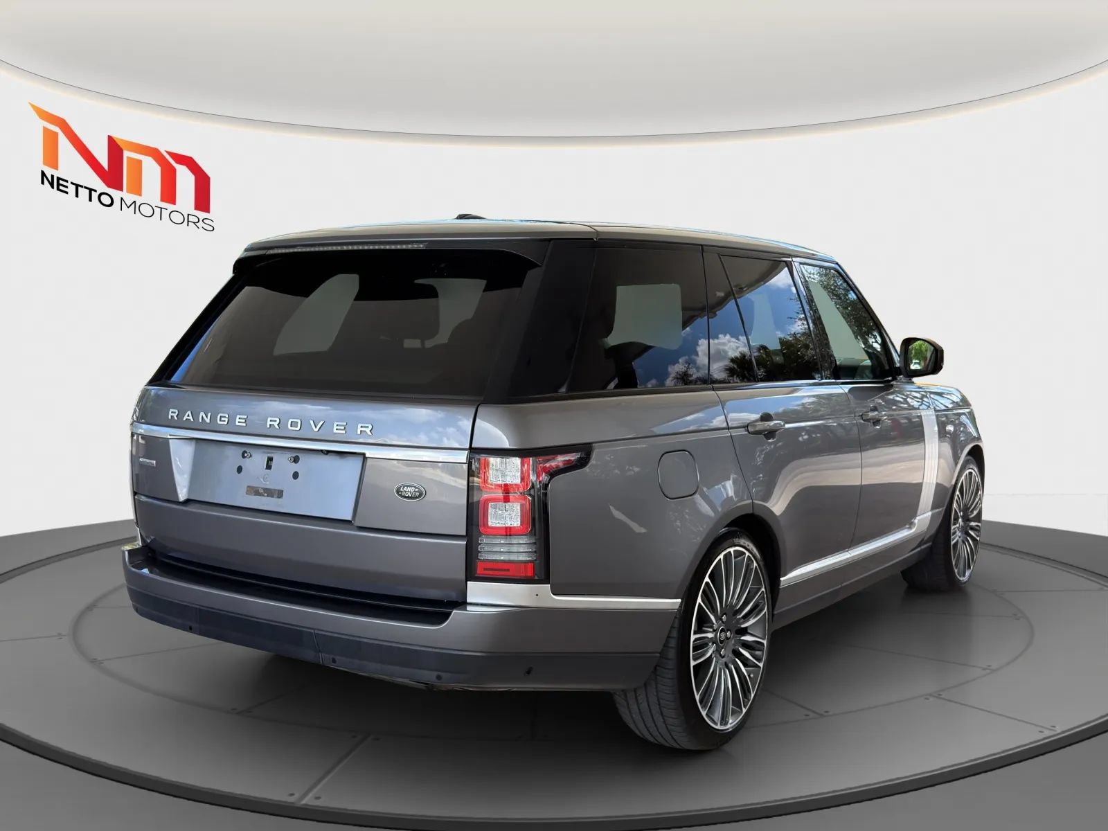 Used 2015 Land Rover Range Rover Supercharged AWD/4WD image 5