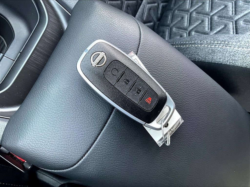Used 2026 Nissan Kicks SV w/ SV Premium Package AWD/4WD image 37