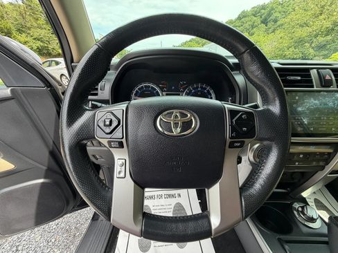 Used 2018 Toyota 4Runner Limited AWD/4WD image 29