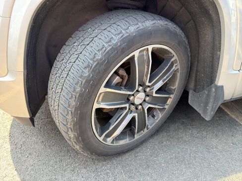 Used 2017 GMC Acadia Denali AWD/4WD image 7