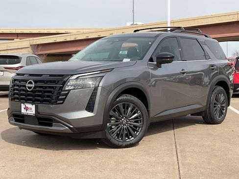 New 2026 Nissan Pathfinder SL image 2