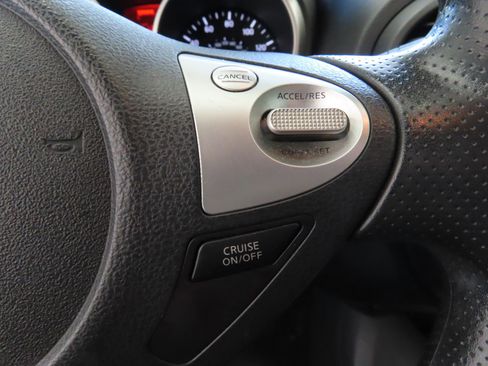 Used 2016 Nissan Juke S FWD image 13