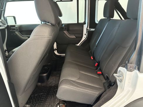 Used 2017 Jeep Wrangler Unlimited Sport AWD/4WD image 12