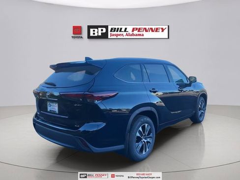 New 2026 Toyota Highlander XLE image 5