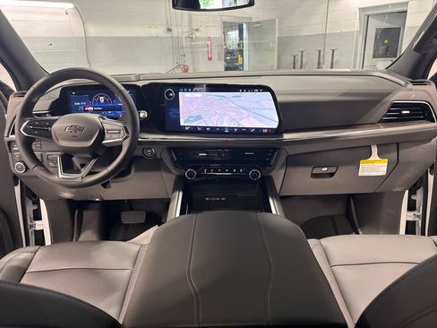 New 2026 Chevrolet Suburban Z71 w/ Comfort Package AWD/4WD image 40