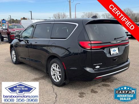 Used 2024 Chrysler Pacifica Touring-L image 3