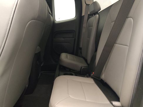 Used 2019 Chevrolet Colorado W/T w/ WT Convenience Package RWD image 18