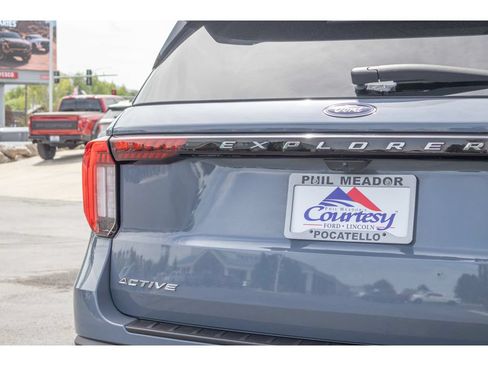 Used 2025 Ford Explorer Active w/ Active Comfort Package AWD/4WD image 30