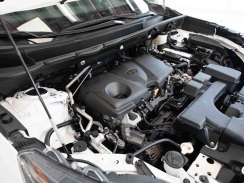 Used 2022 Toyota RAV4 LE FWD image 32