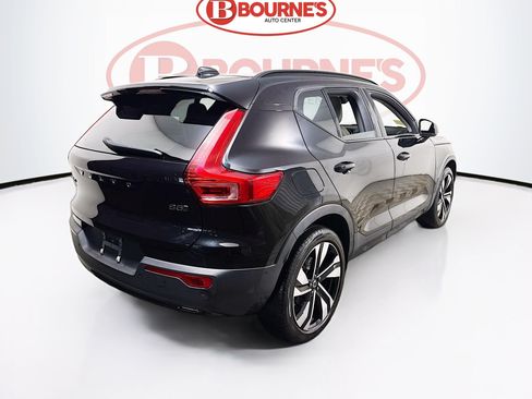 Used 2023 Volvo XC40 B5 Plus w/ Driver Assist Package AWD/4WD image 11
