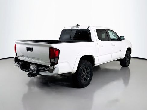 Used 2020 Toyota Tacoma SR5 RWD image 4