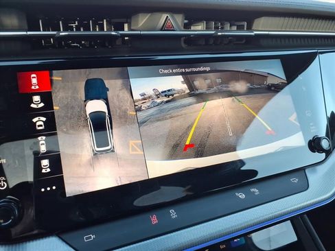 Used 2024 Jeep Wagoneer Launch Edition image 35