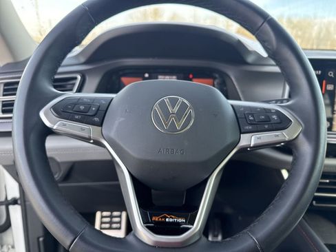 Certified 2024 Volkswagen Atlas Peak Edition SEL AWD/4WD image 18