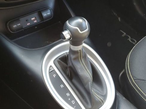 Used 2016 Kia Soul + image 28