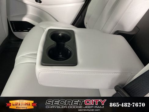 New 2026 Jeep Cherokee Limited AWD/4WD image 28