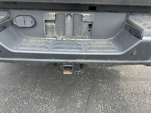 Used 2022 Toyota Tundra SR5 AWD/4WD image 11