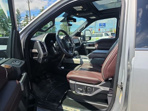 Used 2015 Ford F150 Platinum w/ Equipment Group 701A Luxury AWD/4WD image 8