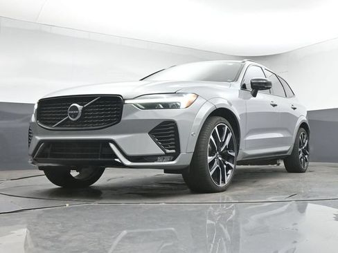 Used 2024 Volvo XC60 B5 Ultimate w/ Protection Package Premier AWD/4WD image 13