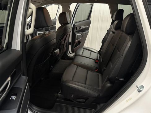 Used 2024 Kia Telluride LX FWD image 38