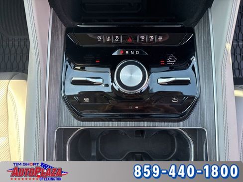 Used 2023 Jeep Wagoneer Series III w/ Convenience Group I AWD/4WD image 30