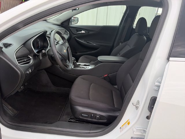 Used 2025 Chevrolet Malibu LT FWD image 9