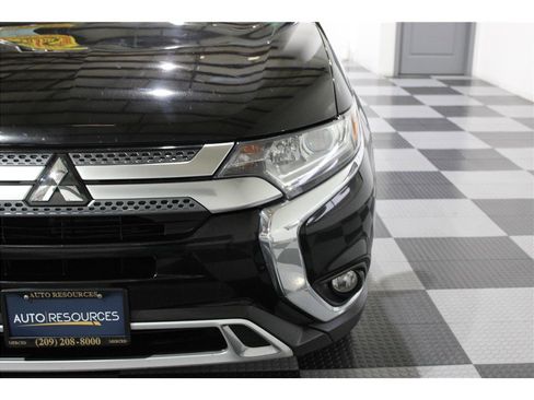 Used 2020 Mitsubishi Outlander ES image 8