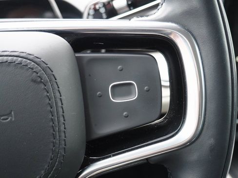 Used 2025 Lincoln Nautilus Premier image 23