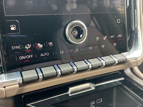 New 2026 GMC Yukon XL Denali w/ LPO, Floor Liner Package image 18