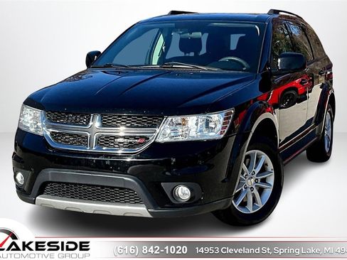 Used 2015 Dodge Journey SXT w/ Flexible Seating Group image 1
