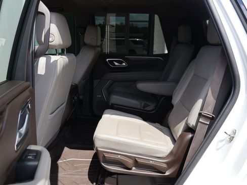 Used 2022 Chevrolet Tahoe LT w/ Luxury Package image 10