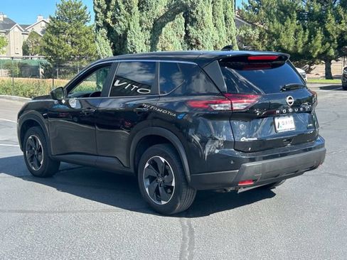 Used 2025 Nissan Rogue SV AWD/4WD image 6