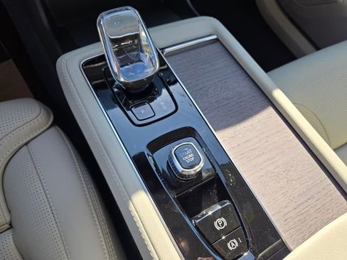 New 2026 Volvo XC90 T8 Ultra w/ Protection Package Premier image 21