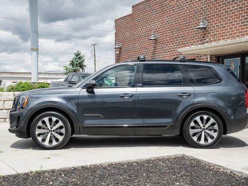 Used 2021 Kia Telluride SX w/ SX Prestige Package AWD/4WD image 3