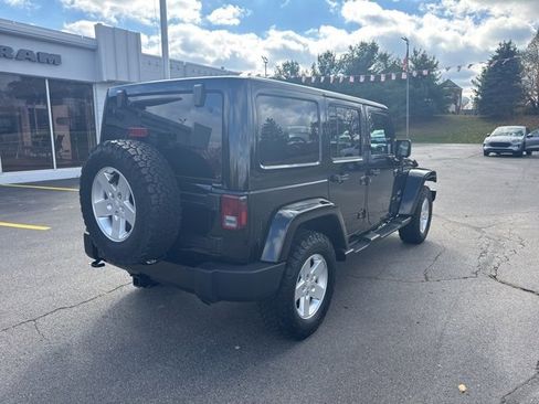 Certified 2016 Jeep Wrangler Unlimited Sahara w/ Connectivity Group image 7