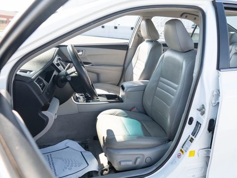 Used 2016 Toyota Camry LE image 28