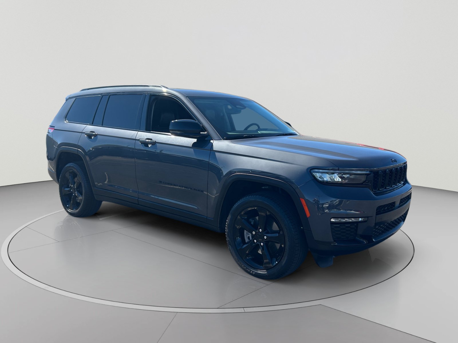 Used 2024 Jeep Grand Cherokee L Limited w/ Black Appearance Package AWD/4WD image 7