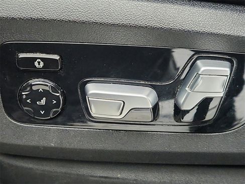 Used 2020 BMW X7 M50i image 40