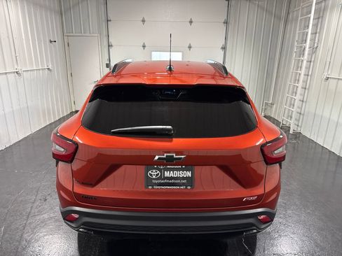 Used 2024 Chevrolet Trax RS w/ Driver Confidence Package FWD image 36