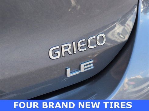 Used 2024 Toyota Highlander LE image 6