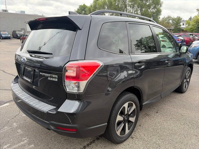 Used 2017 Subaru Forester 2.5i Premium AWD/4WD image 3