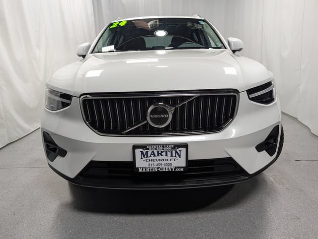 Used 2024 Volvo XC40 B5 Ultimate w/ Protection Package Premier AWD/4WD image 8