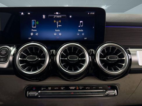 New 2026 Mercedes-Benz GLB 250 image 29