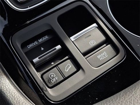 Certified 2025 Honda Pilot Black Edition image 28